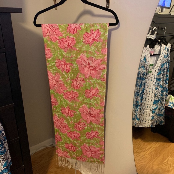 Lilly Pulitzer Muffe Scarf Hibiscus Pink - Picture 1 of 6